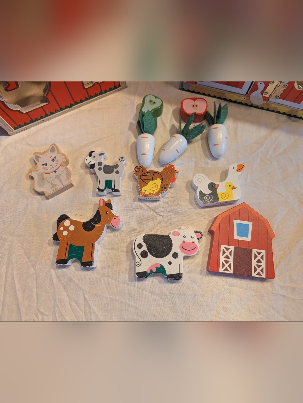 💥 SALE 💥Melissa & Doug Farm Animal Wooden Toy Set - Red/White Barn Playset - Picture 2 of 16